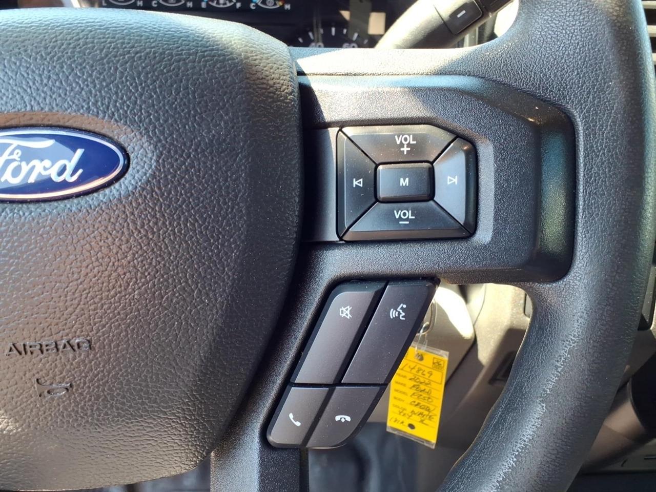 Ford Super Duty F-250 SRW XL 4WD Crew Cab 6.75' Box 2022