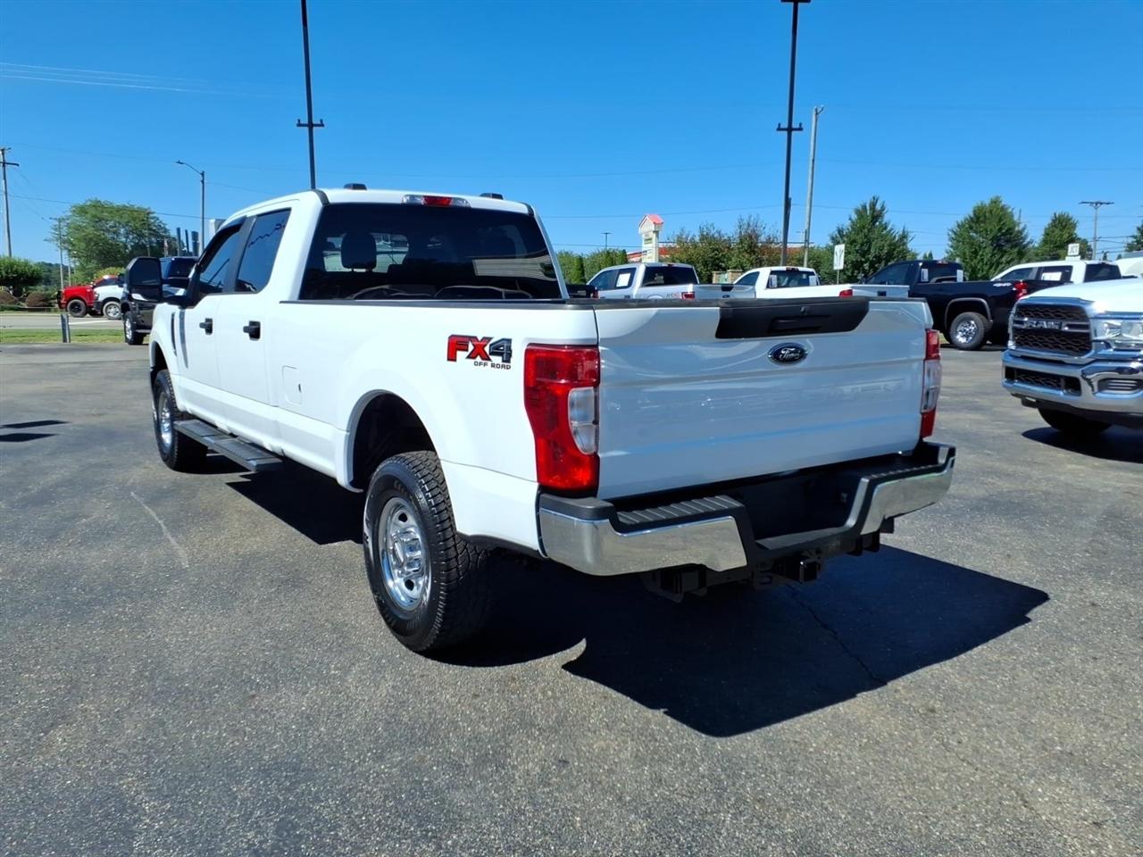 Ford Super Duty F-250 SRW XL 4WD Crew Cab 6.75' Box 2022