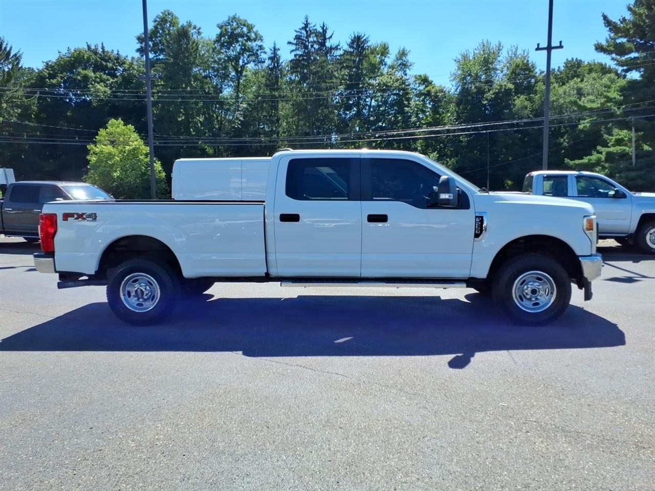 Ford Super Duty F-250 SRW XL 4WD Crew Cab 6.75' Box 2022