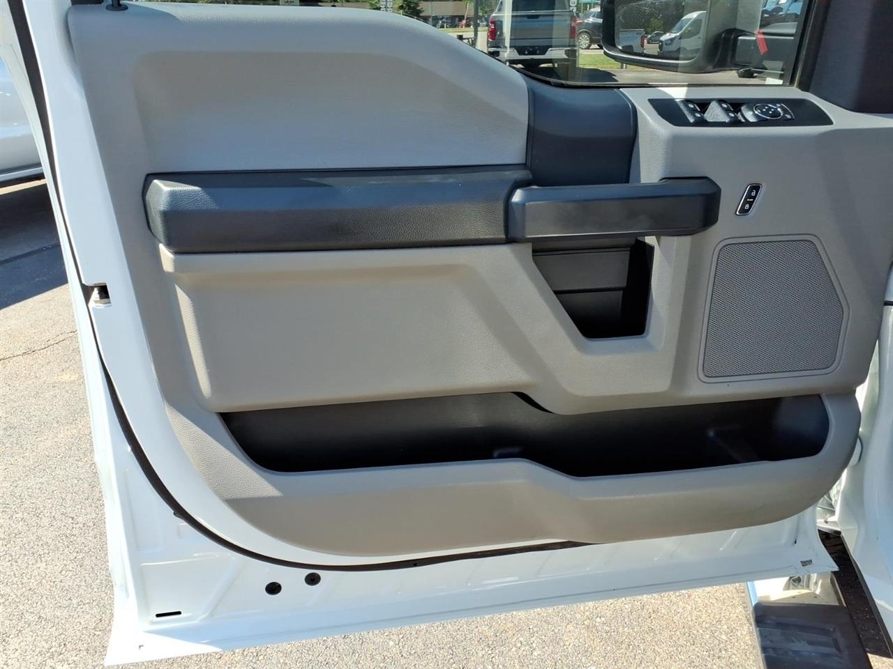 Ford Super Duty F-250 SRW XL 4WD Crew Cab 6.75' Box 2022