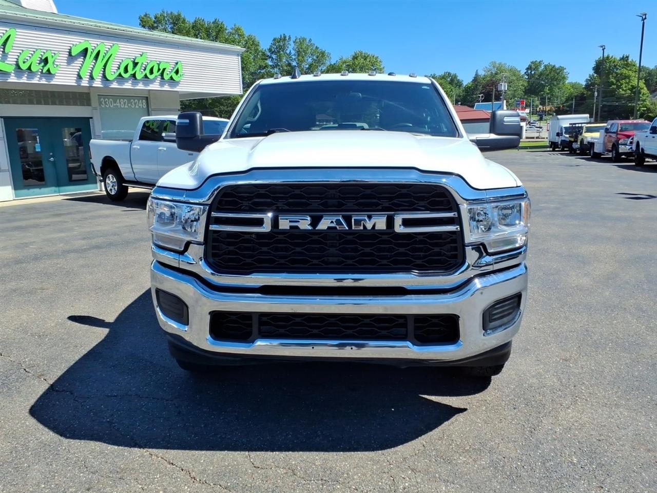 RAM 2500 Tradesman 4x4 Crew Cab 8' Box 2024