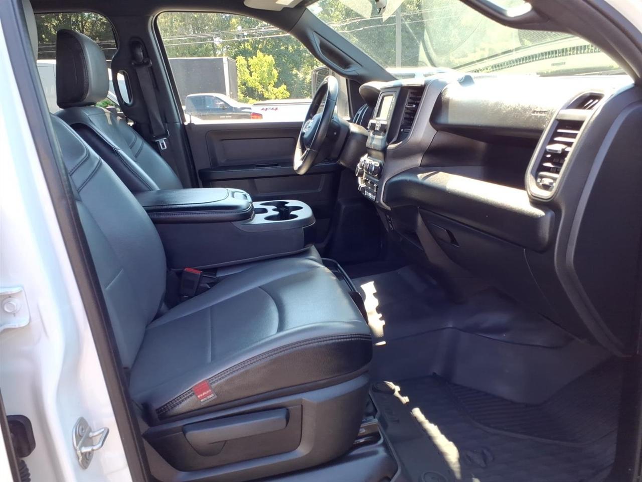 RAM 2500 Tradesman 4x4 Crew Cab 8' Box 2024