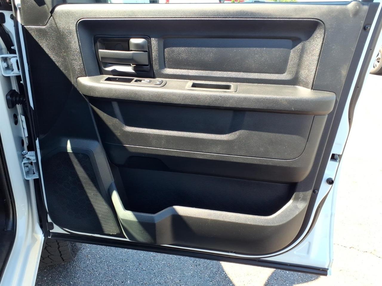 RAM 2500 Tradesman 4x4 Crew Cab 8' Box 2024