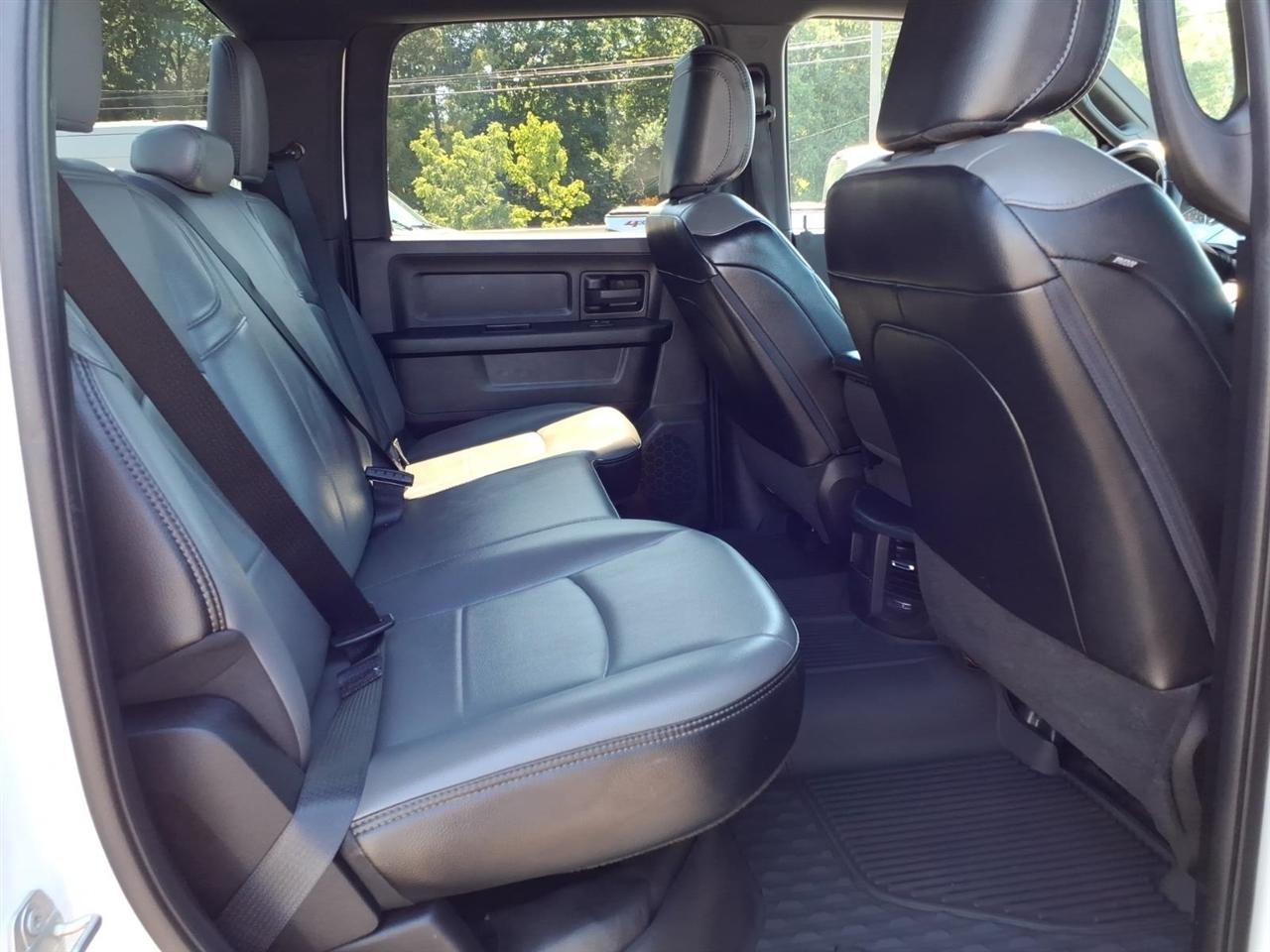 RAM 2500 Tradesman 4x4 Crew Cab 8' Box 2024