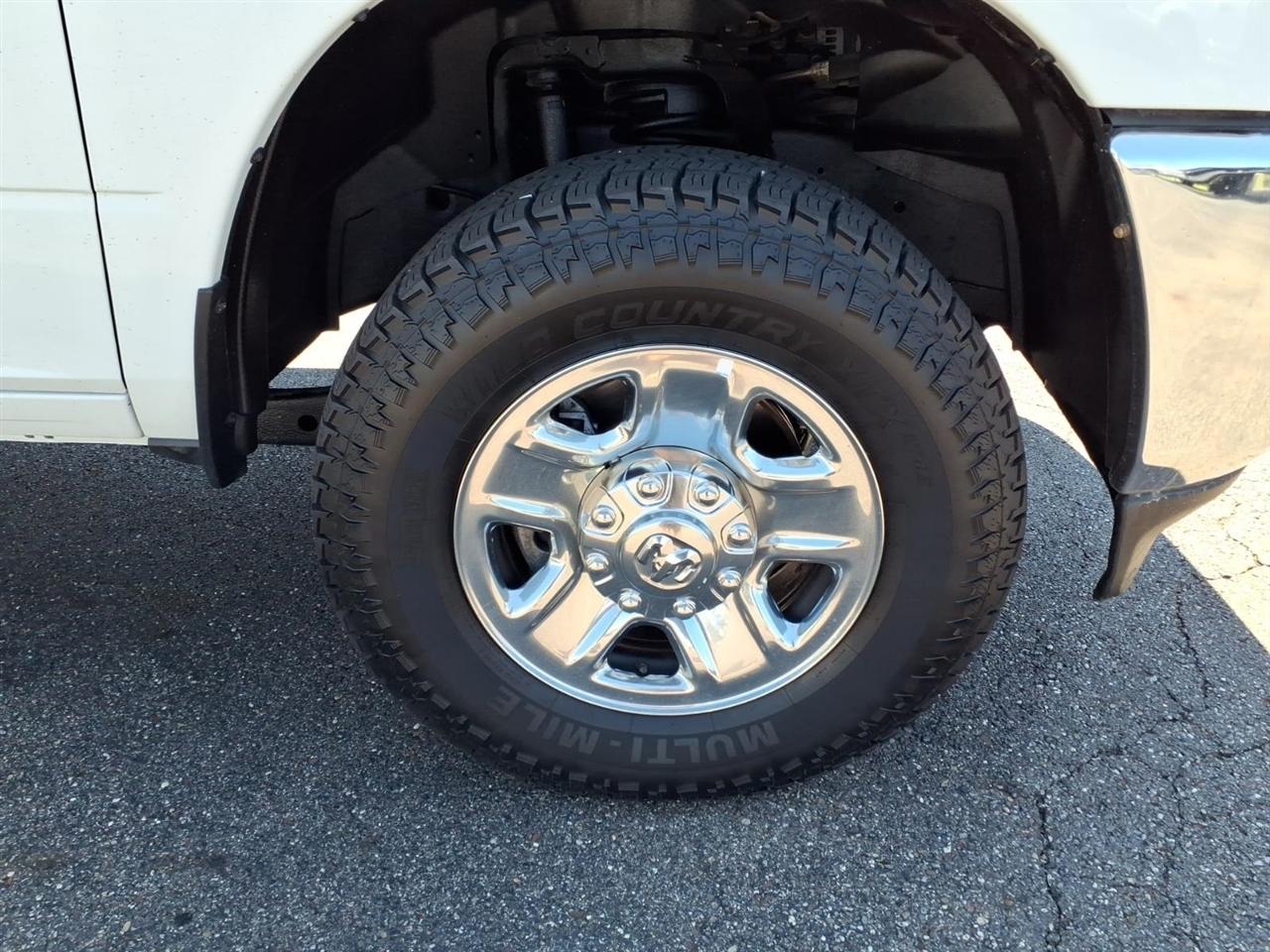 RAM 2500 Tradesman 4x4 Crew Cab 8' Box 2024