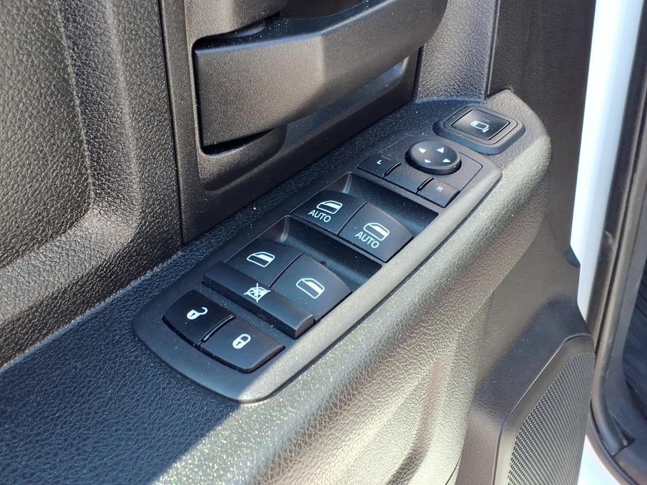 RAM 2500 Tradesman 4x4 Crew Cab 8' Box 2024
