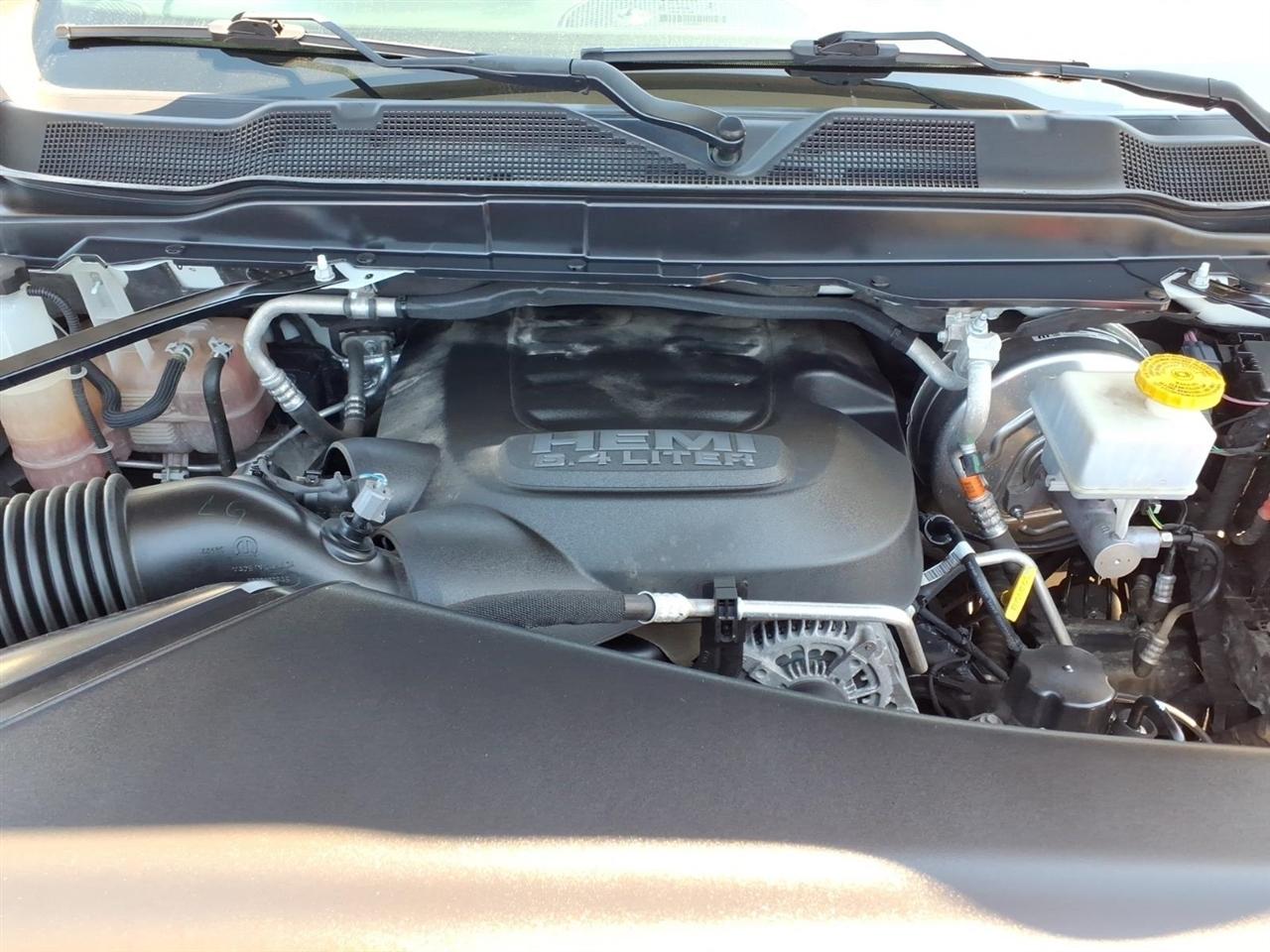 RAM 2500 Tradesman 4x4 Crew Cab 8' Box 2024