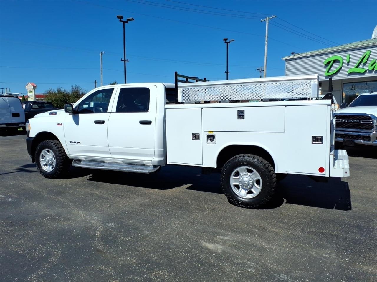 RAM 2500 Tradesman 4x4 Crew Cab 8' Box 2020