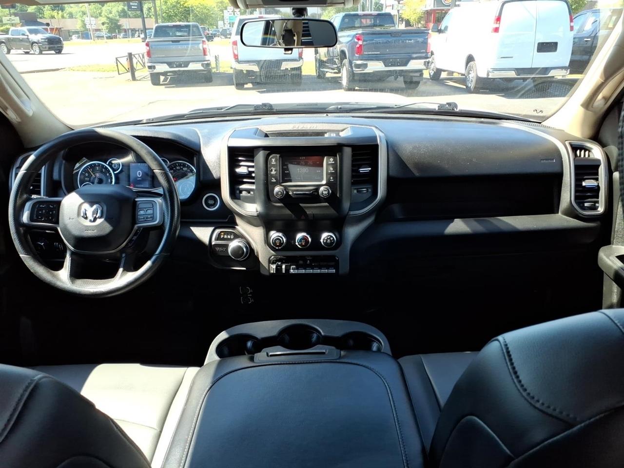 RAM 2500 Tradesman 4x4 Crew Cab 8' Box 2020