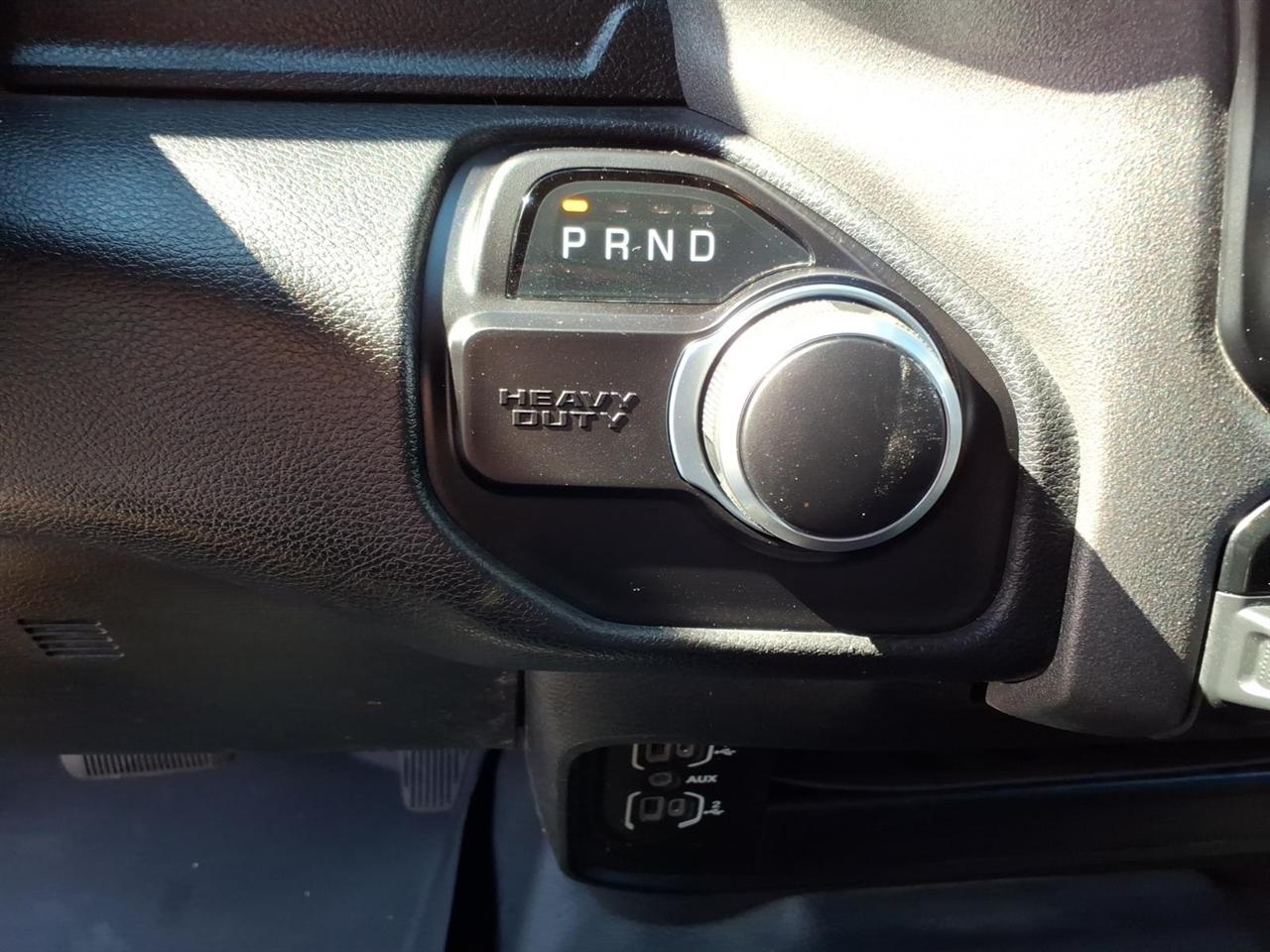 RAM 2500 Tradesman 4x4 Crew Cab 8' Box 2020