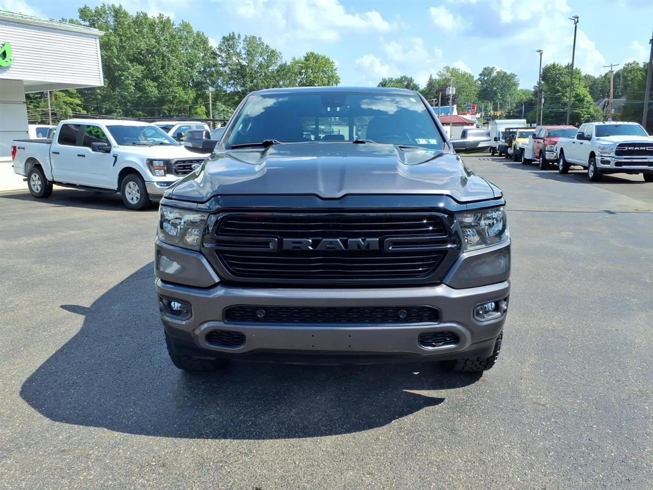 RAM 1500 Big Horn 4x4 Crew Cab 5'7" Box 2020