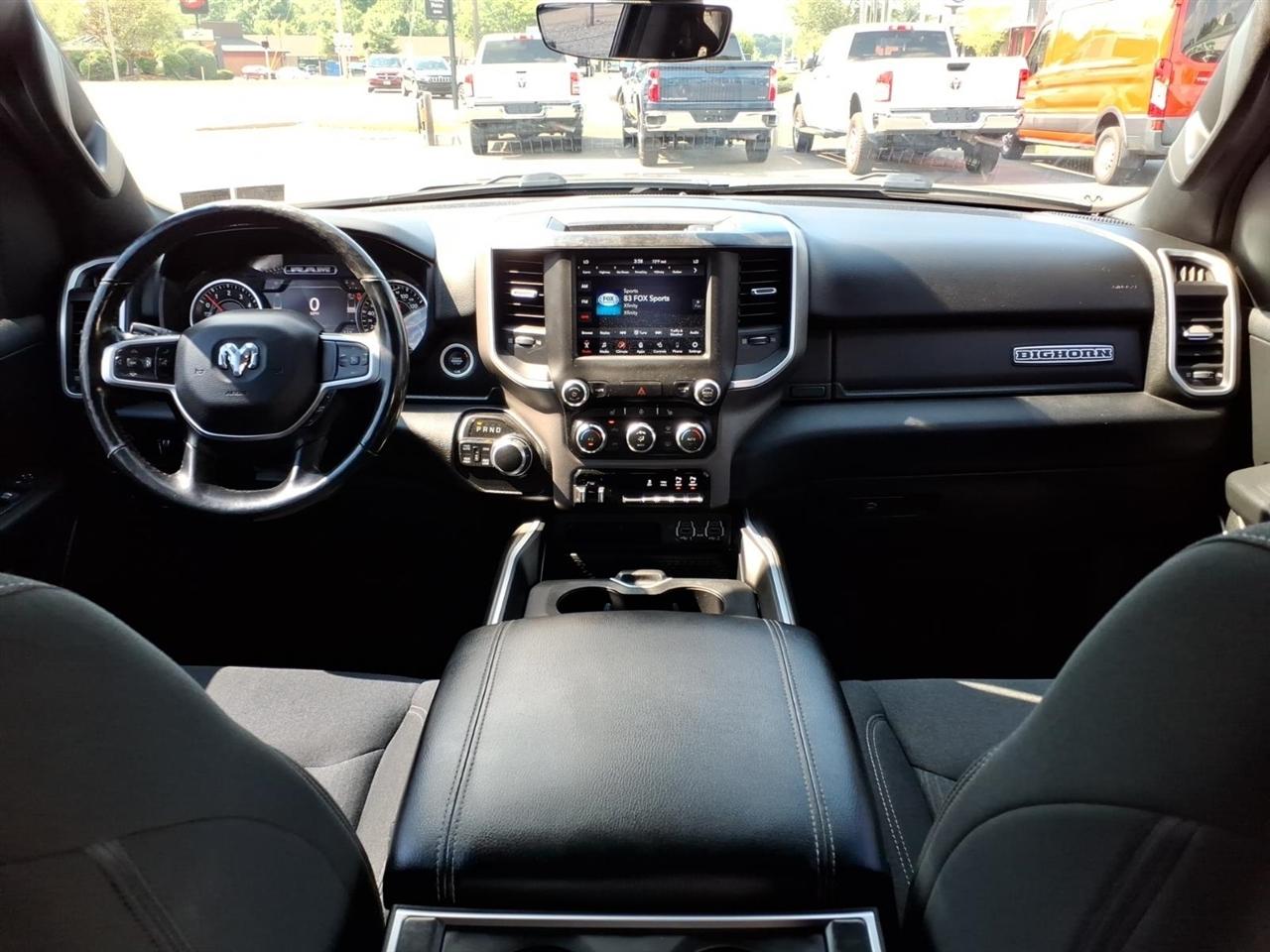 RAM 1500 Big Horn 4x4 Crew Cab 5'7" Box 2020