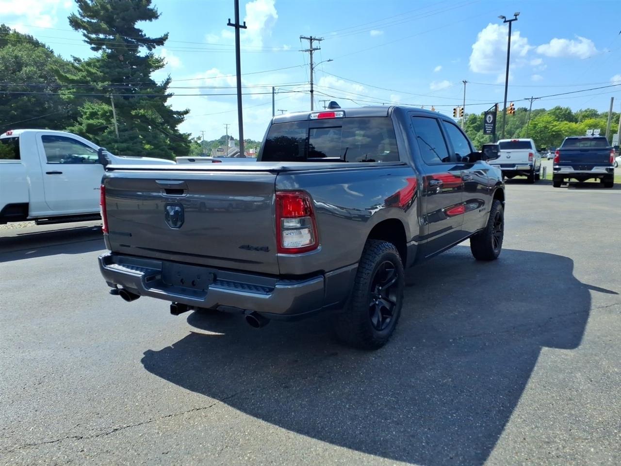 RAM 1500 Big Horn 4x4 Crew Cab 5'7" Box 2020