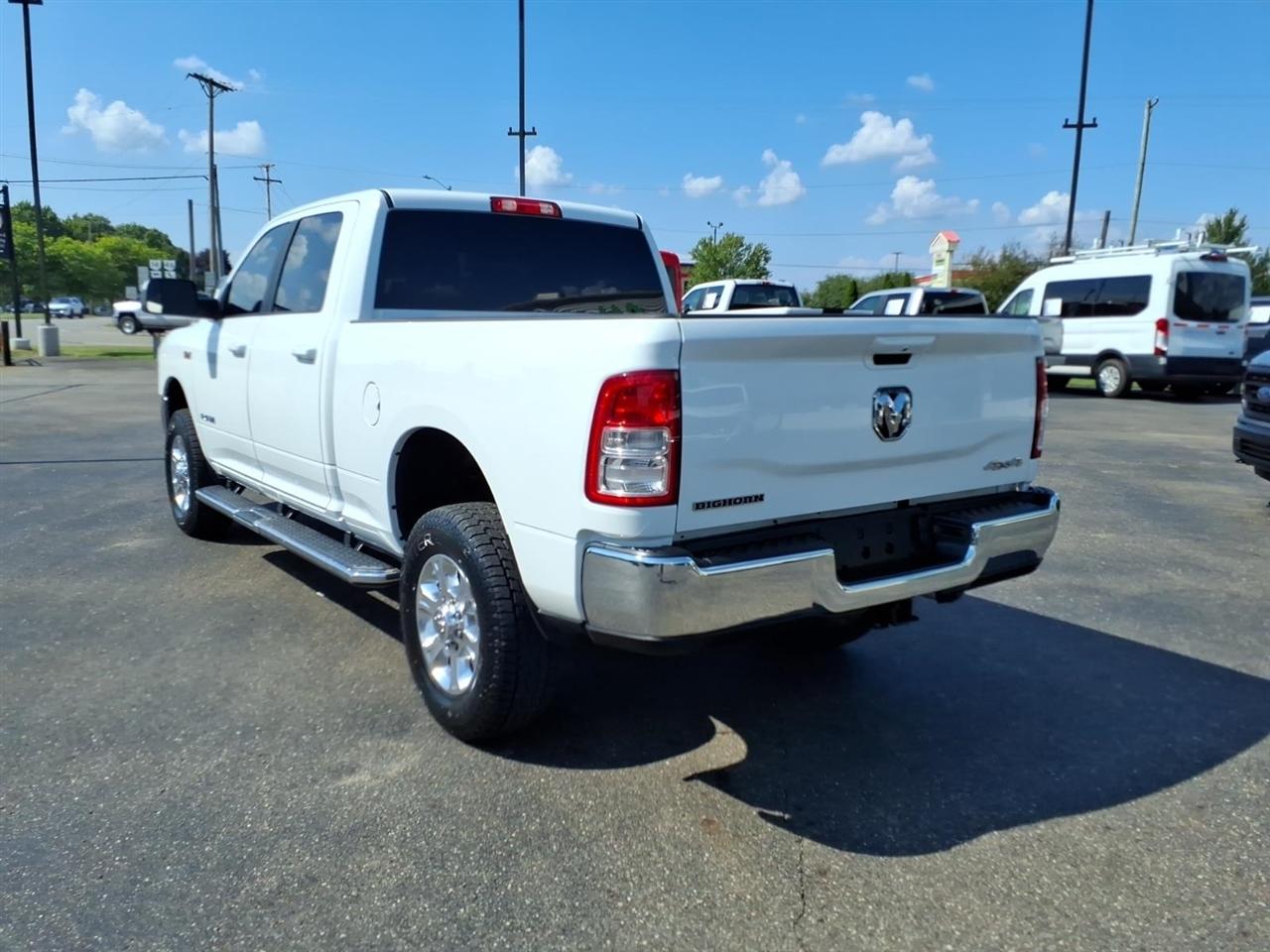 RAM 2500 Big Horn 4x4 Crew Cab 6'4" Box 2022