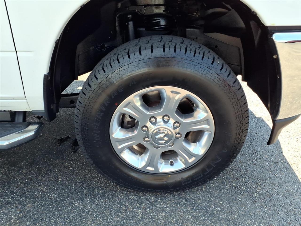 RAM 2500 Big Horn 4x4 Crew Cab 6'4" Box 2022