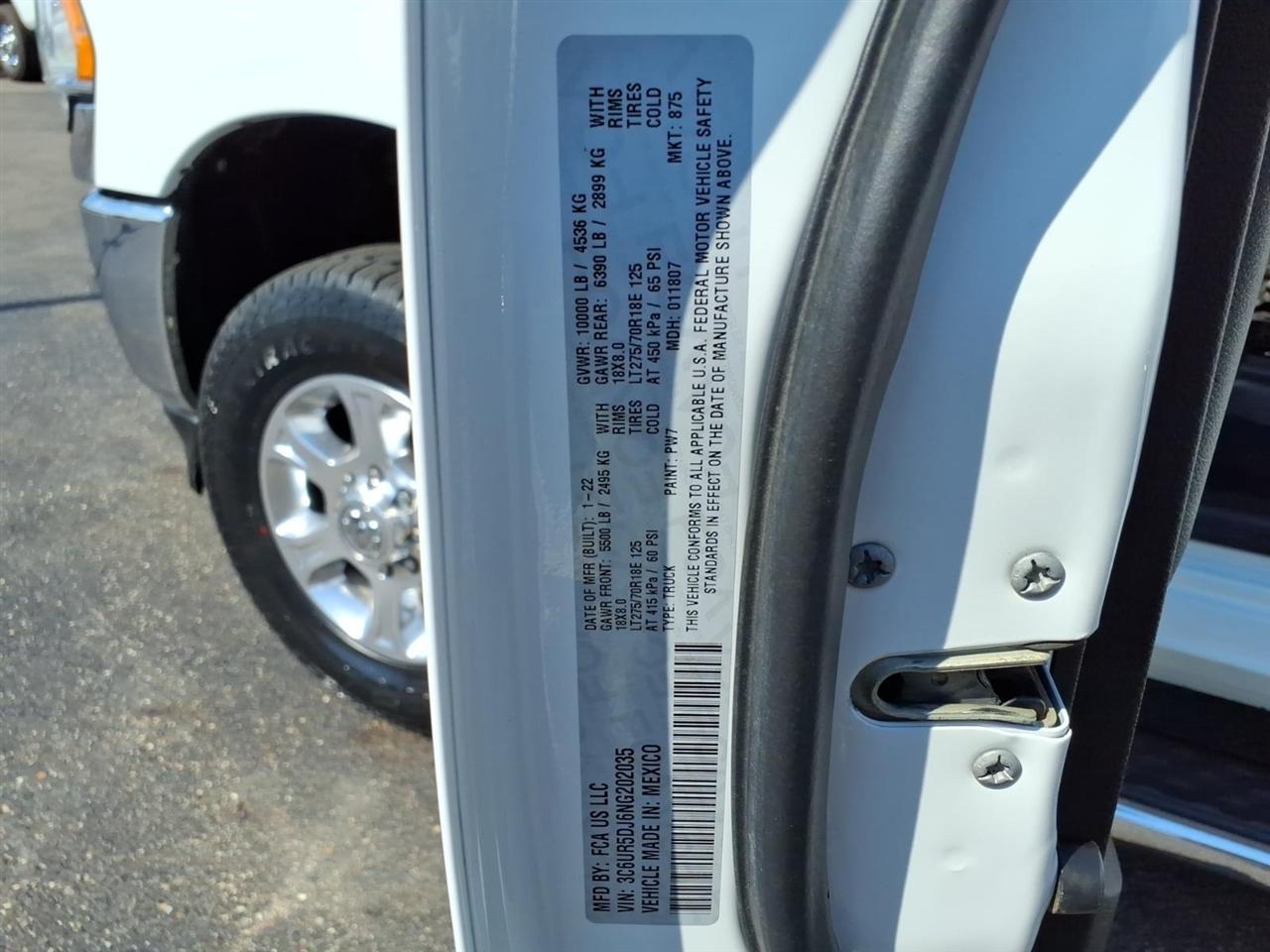 RAM 2500 Big Horn 4x4 Crew Cab 6'4" Box 2022