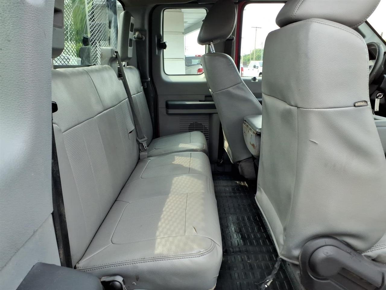 Ford Super Duty F-350 DRW 4WD SuperCab 162" WB 60" CA XLT 2015