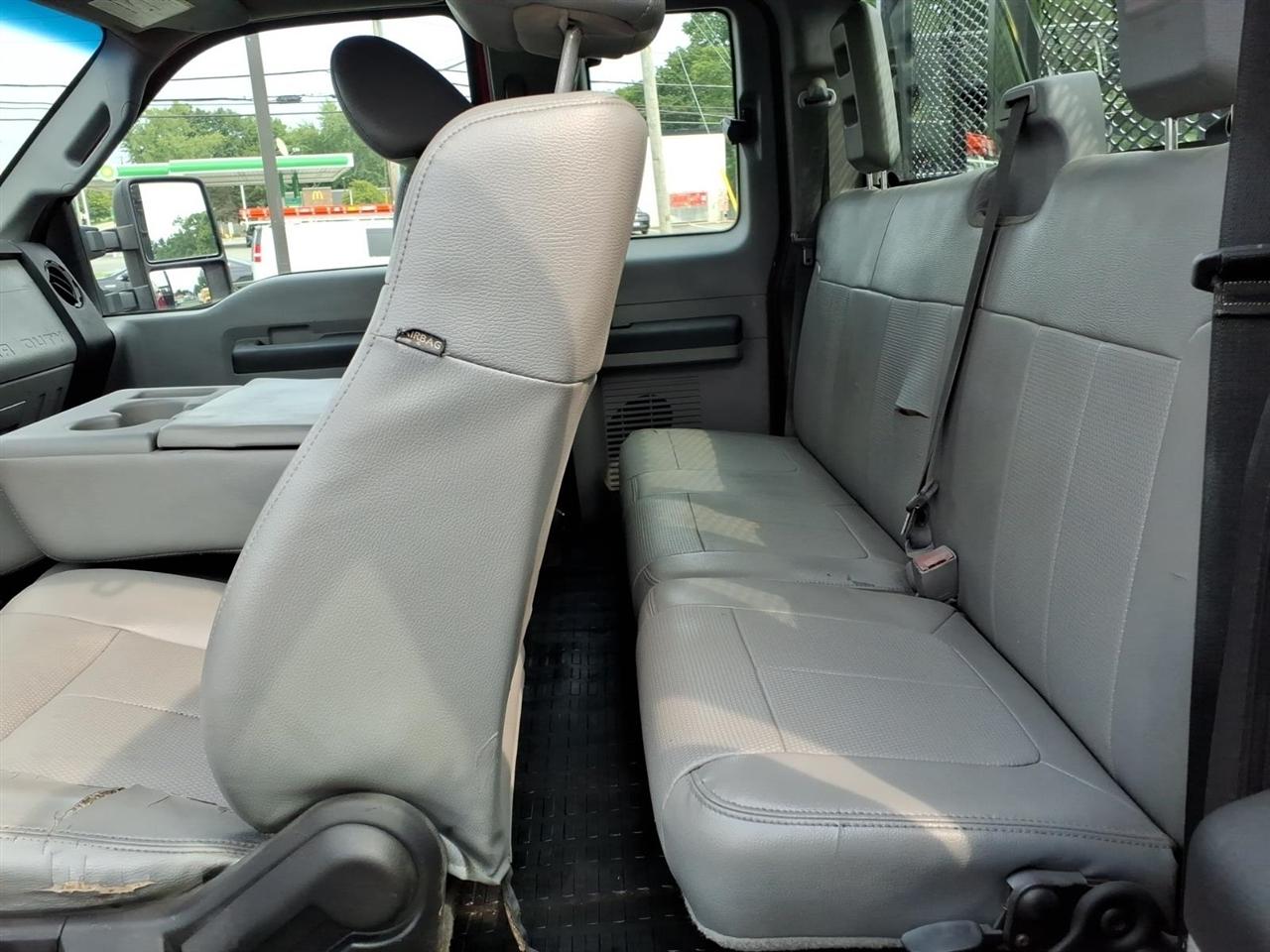 Ford Super Duty F-350 DRW 4WD SuperCab 162" WB 60" CA XLT 2015