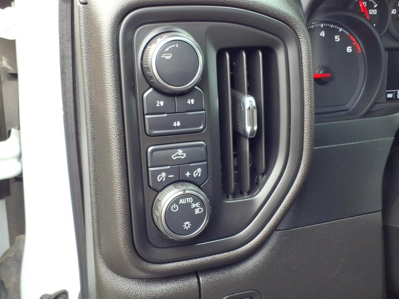 Chevrolet Silverado 2500HD 4WD Crew Cab 172" Work Truck 2024