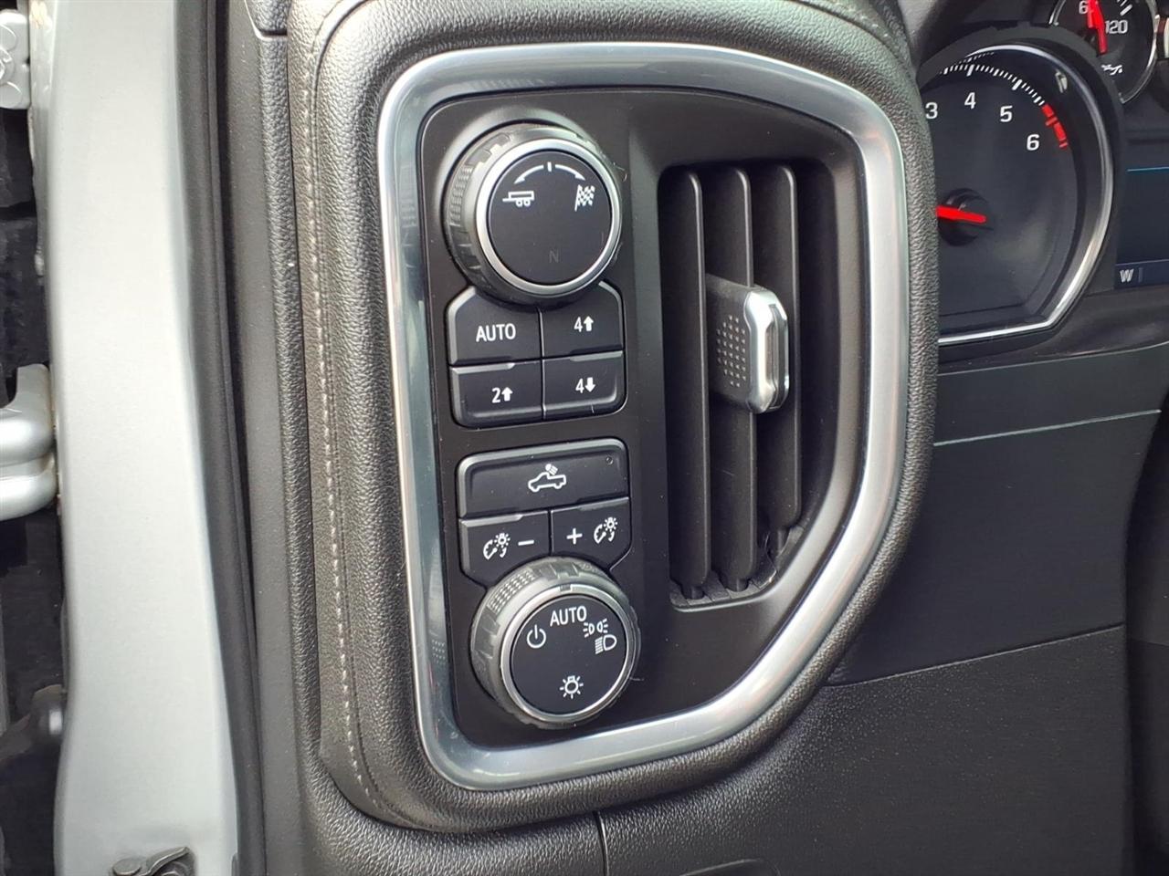 Chevrolet Silverado 1500 4WD Double Cab 147" LT 2019
