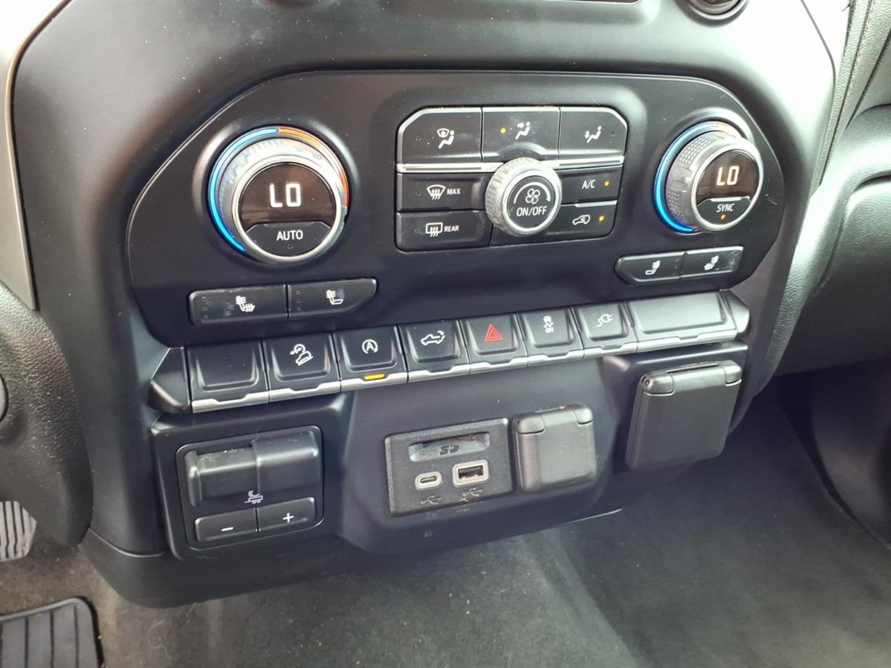 Chevrolet Silverado 1500 4WD Double Cab 147" LT 2019