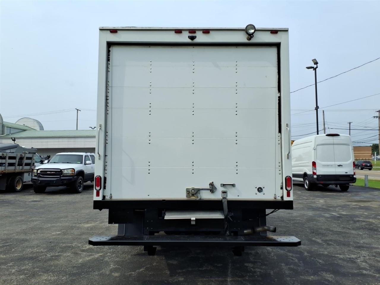 Chevrolet Express Commercial Cutaway 3500 Van 177" 2024