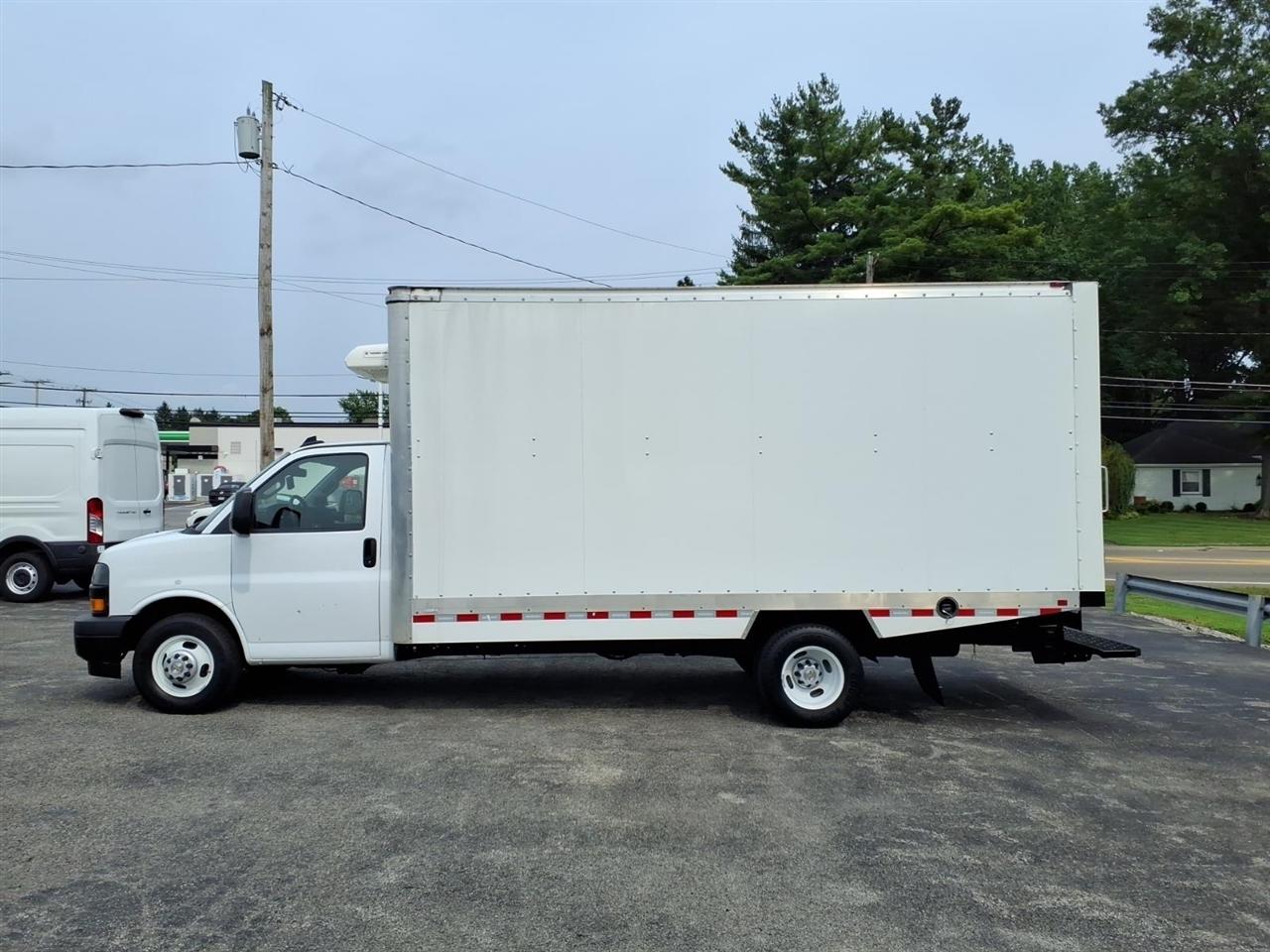 Chevrolet Express Commercial Cutaway 3500 Van 177" 2024