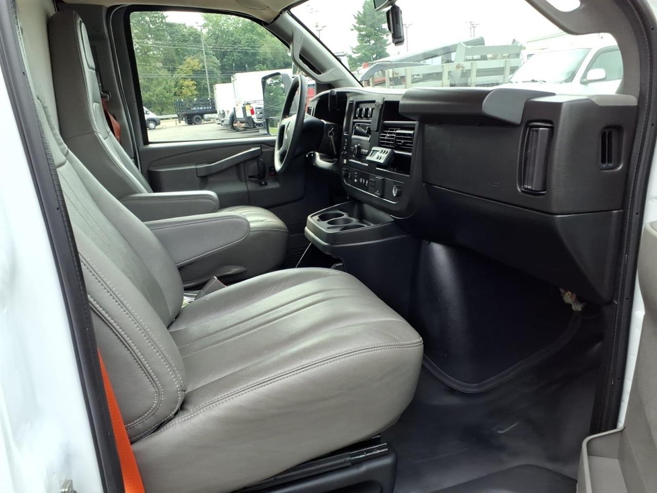 Chevrolet Express Commercial Cutaway 3500 Van 177" 2024