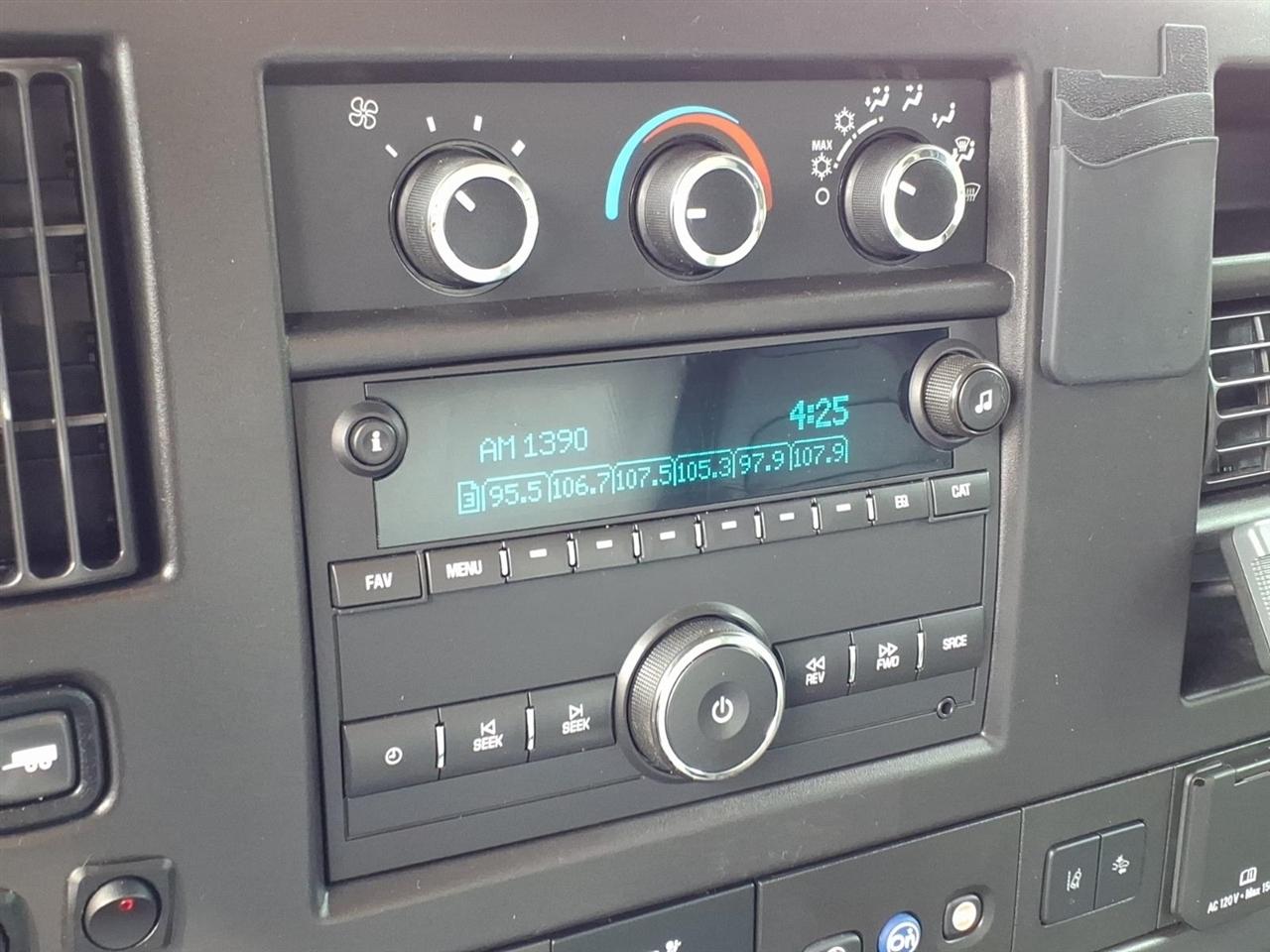 Chevrolet Express Commercial Cutaway 3500 Van 177" 2024