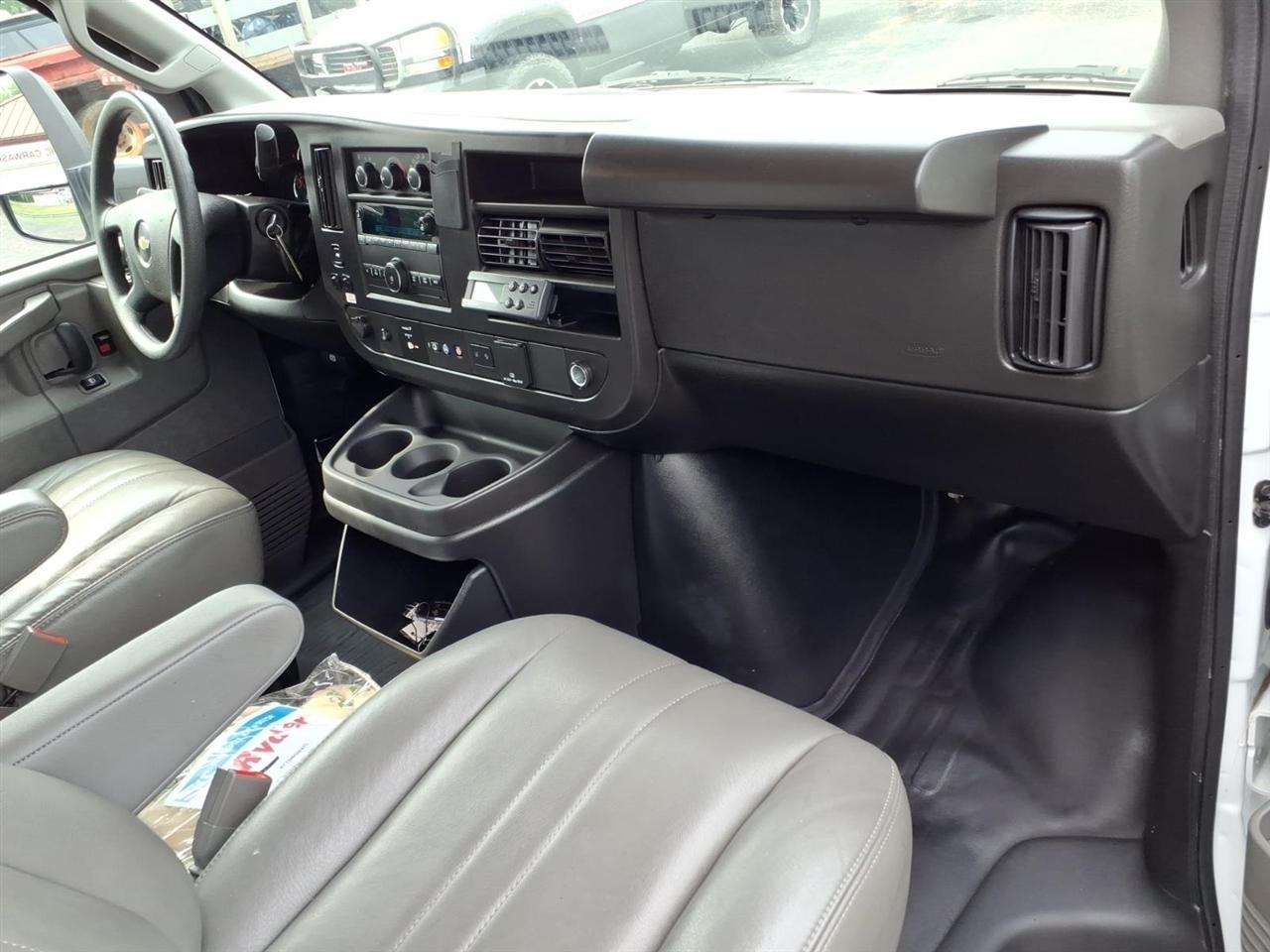 Chevrolet Express Commercial Cutaway 3500 Van 177" 2024