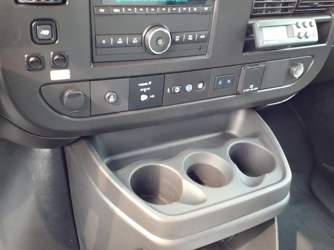 Chevrolet Express Commercial Cutaway 3500 Van 177" 2024