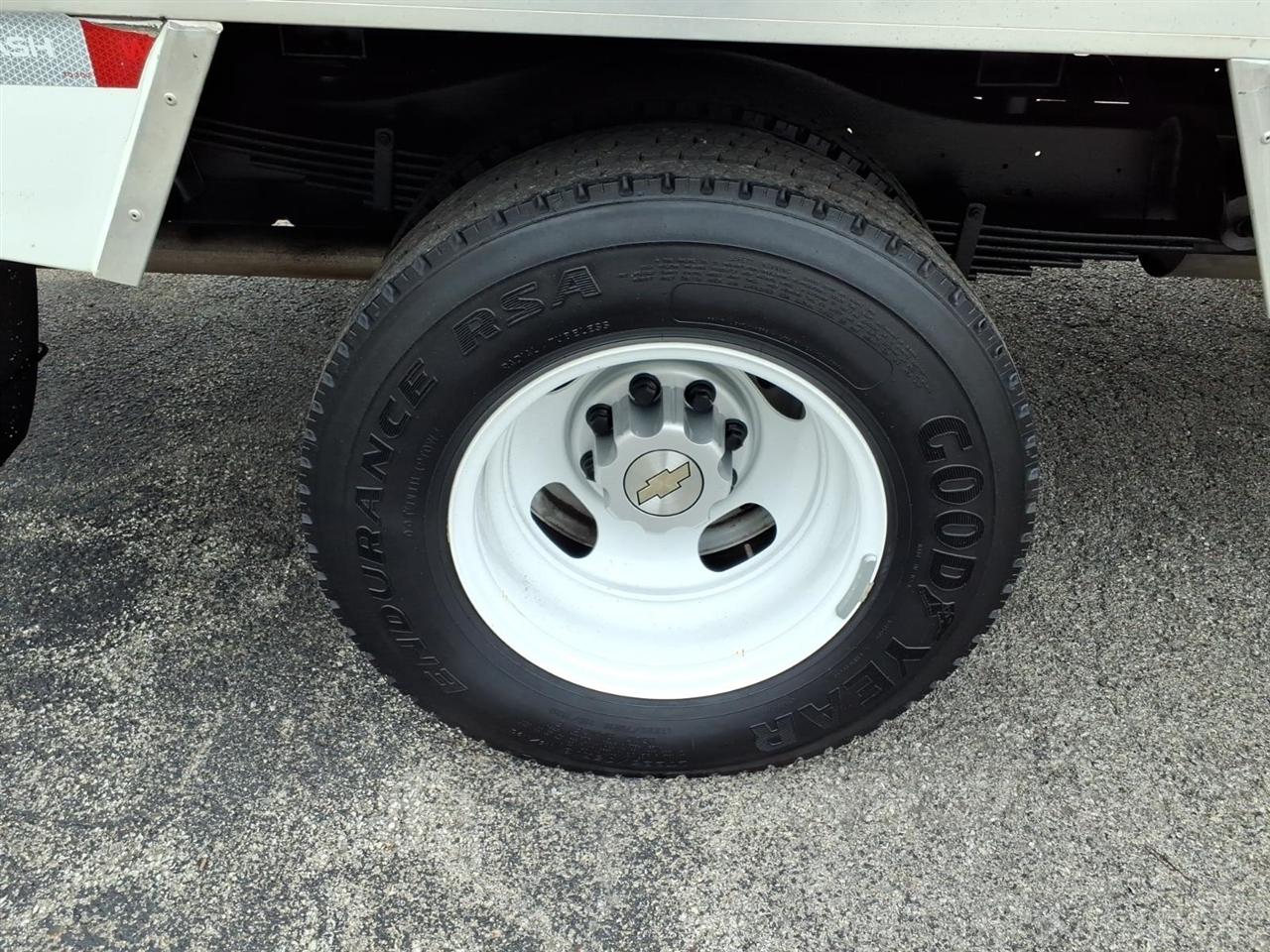 Chevrolet Express Commercial Cutaway 3500 Van 177" 2024