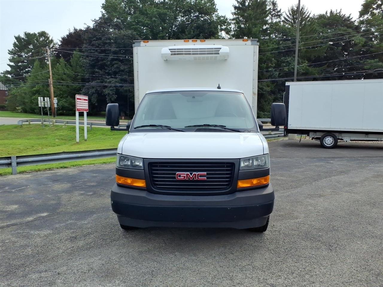 GMC Savana Commercial Cutaway 3500 Van 139" 2023