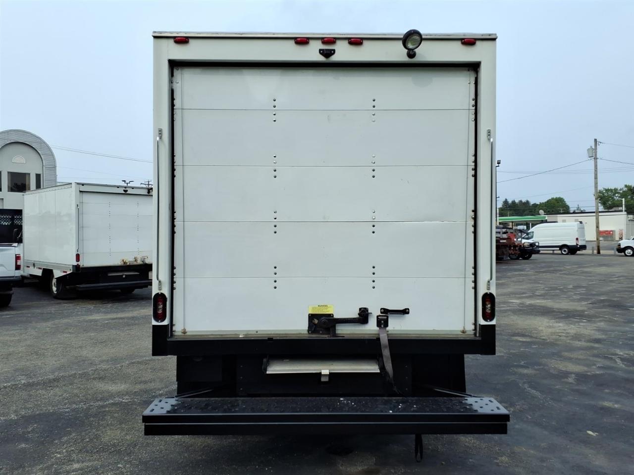 GMC Savana Commercial Cutaway 3500 Van 139" 2023