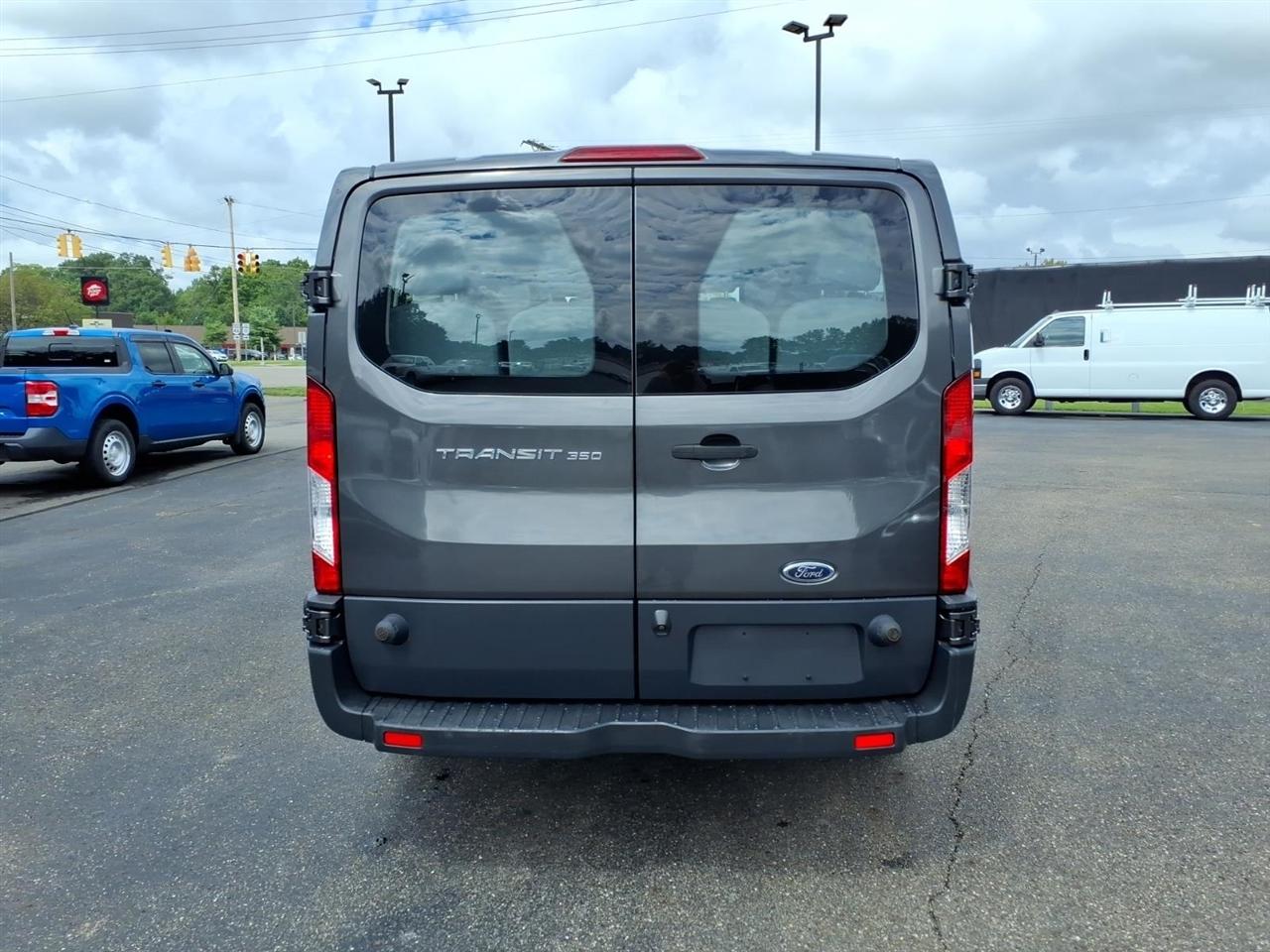 Ford Transit Wagon T-350 148" Low Roof XLT Sliding RH Dr 2017