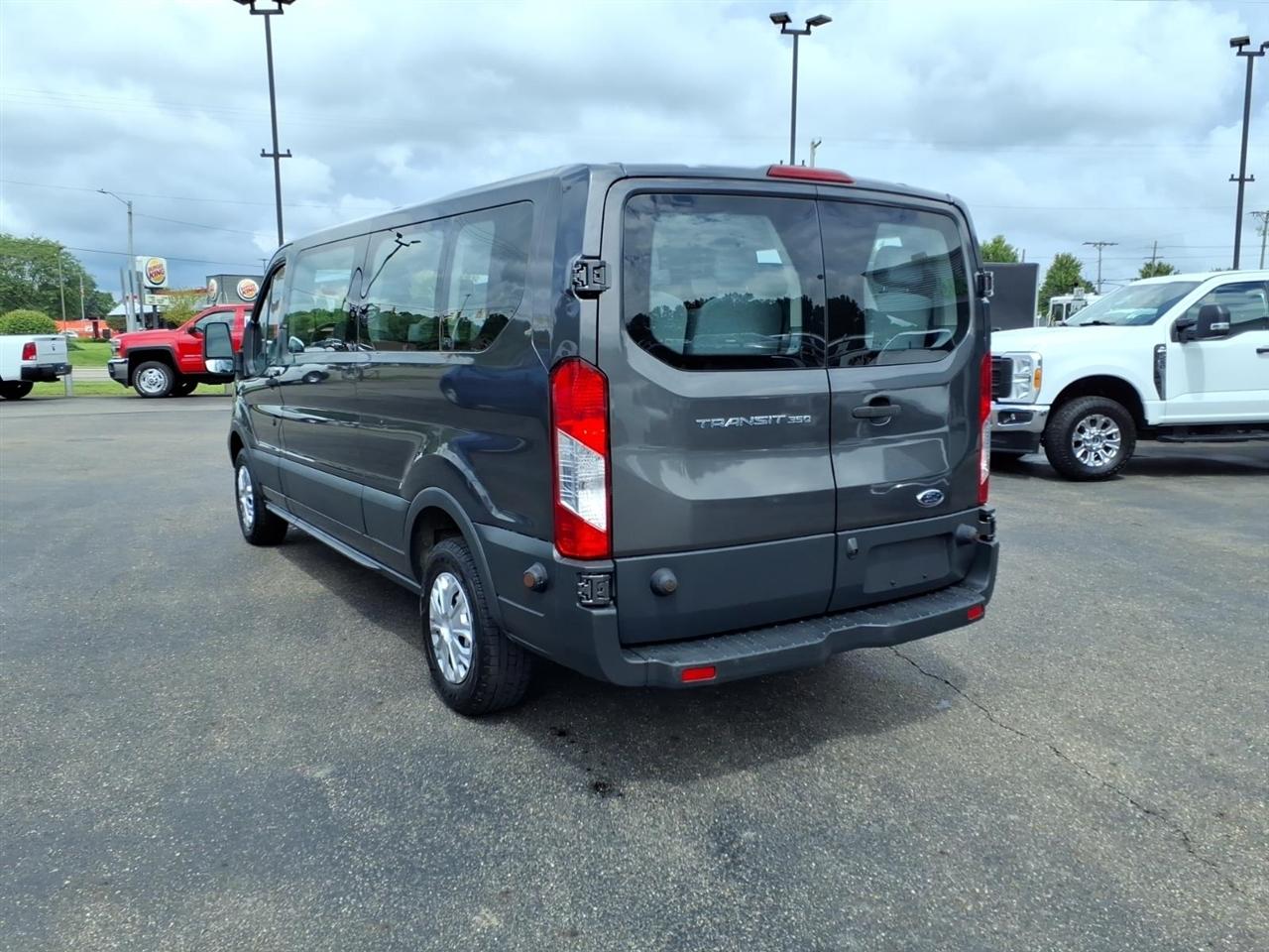 Ford Transit Wagon T-350 148" Low Roof XLT Sliding RH Dr 2017