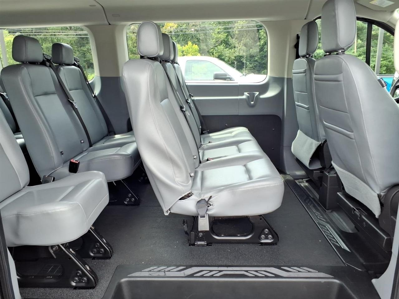 Ford Transit Wagon T-350 148" Low Roof XLT Sliding RH Dr 2017