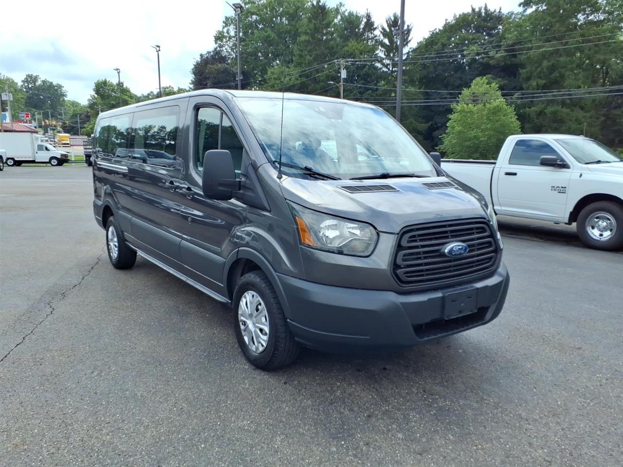 Ford Transit Wagon T-350 148" Low Roof XL Sliding RH Dr 2017