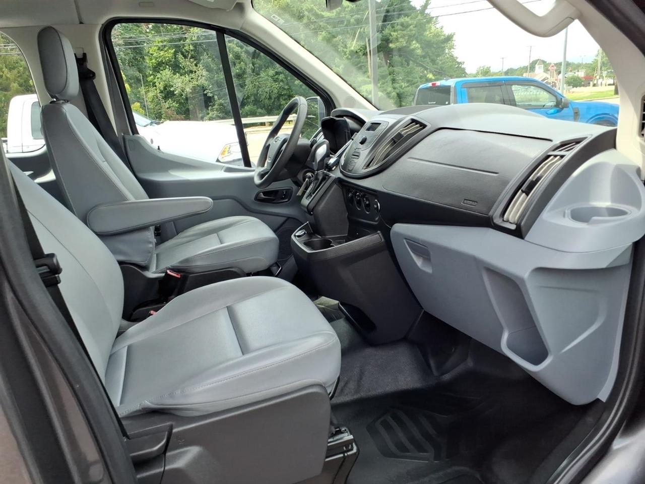 Ford Transit Wagon T-350 148" Low Roof XL Sliding RH Dr 2017