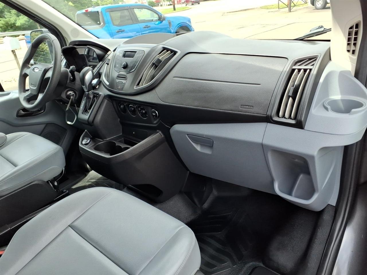 Ford Transit Wagon T-350 148" Low Roof XL Sliding RH Dr 2017