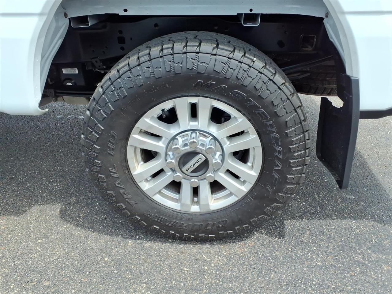 Ford Super Duty F-250 SRW XL 4WD SuperCab 8' Box 2023