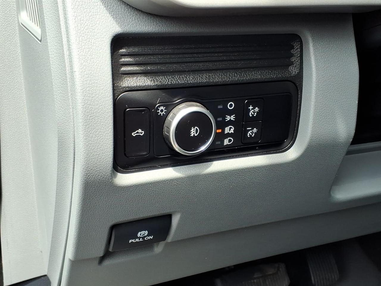 Ford Super Duty F-250 SRW XL 4WD SuperCab 8' Box 2023