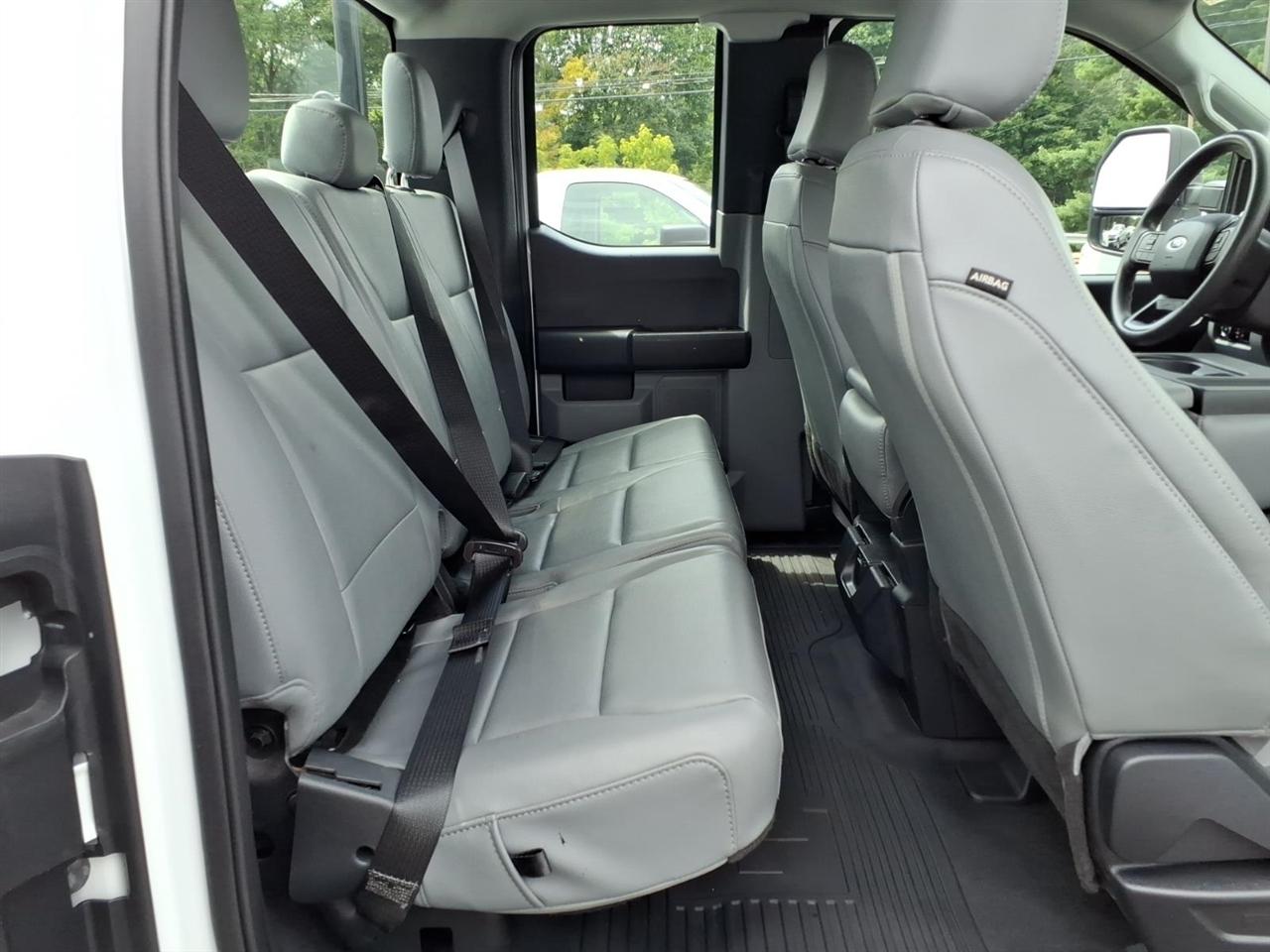 Ford Super Duty F-250 SRW XL 4WD SuperCab 6.75' Box 2023