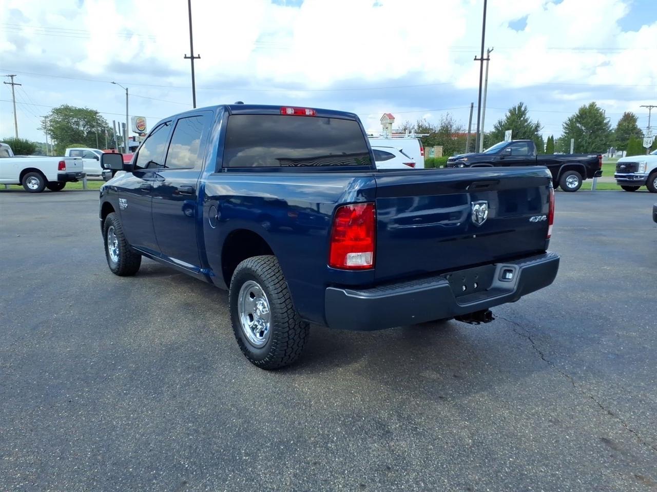 RAM 1500 Classic Tradesman 4x4 Crew Cab 5'7" Box 2021