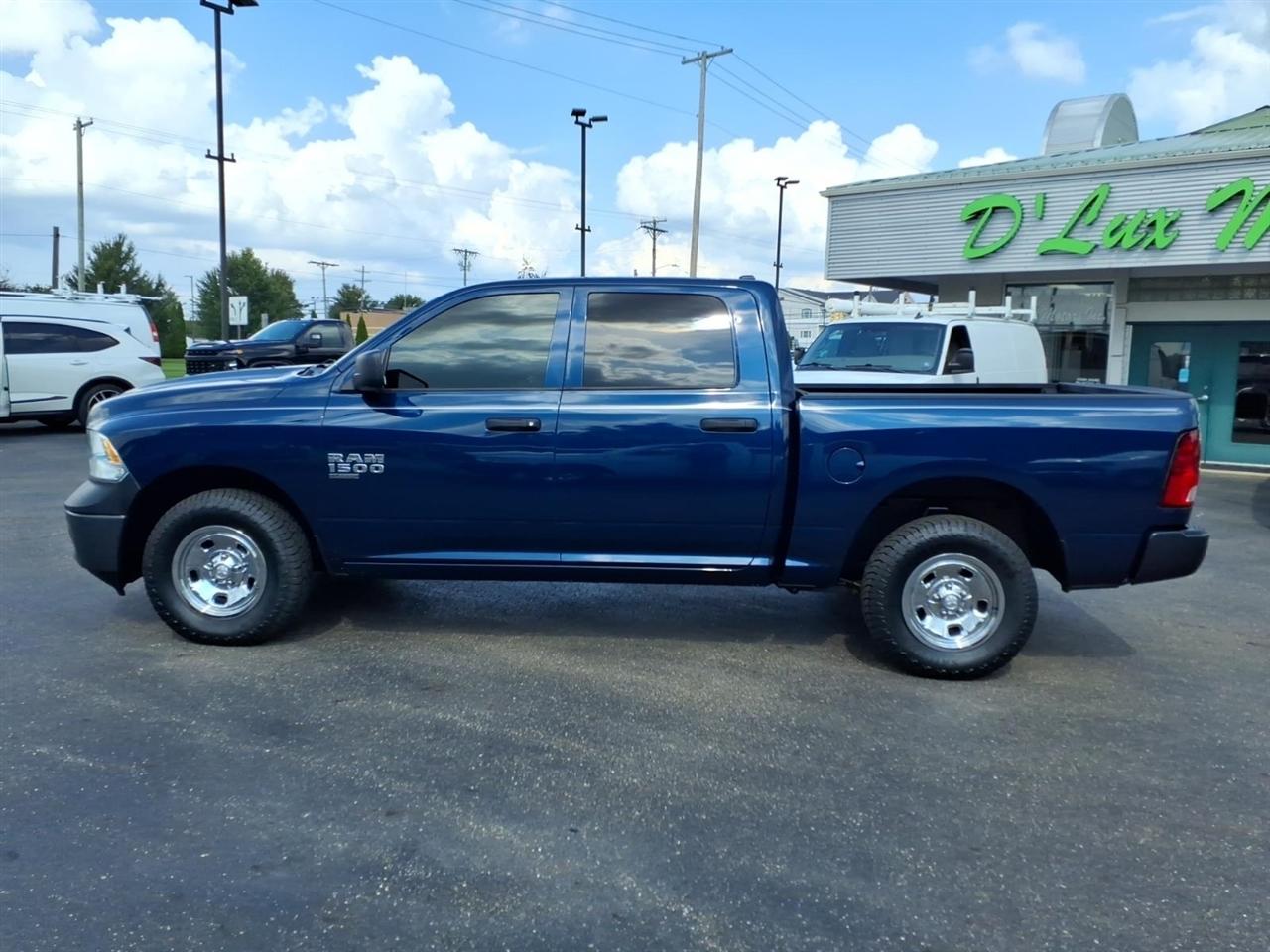 RAM 1500 Classic Tradesman 4x4 Crew Cab 5'7" Box 2021
