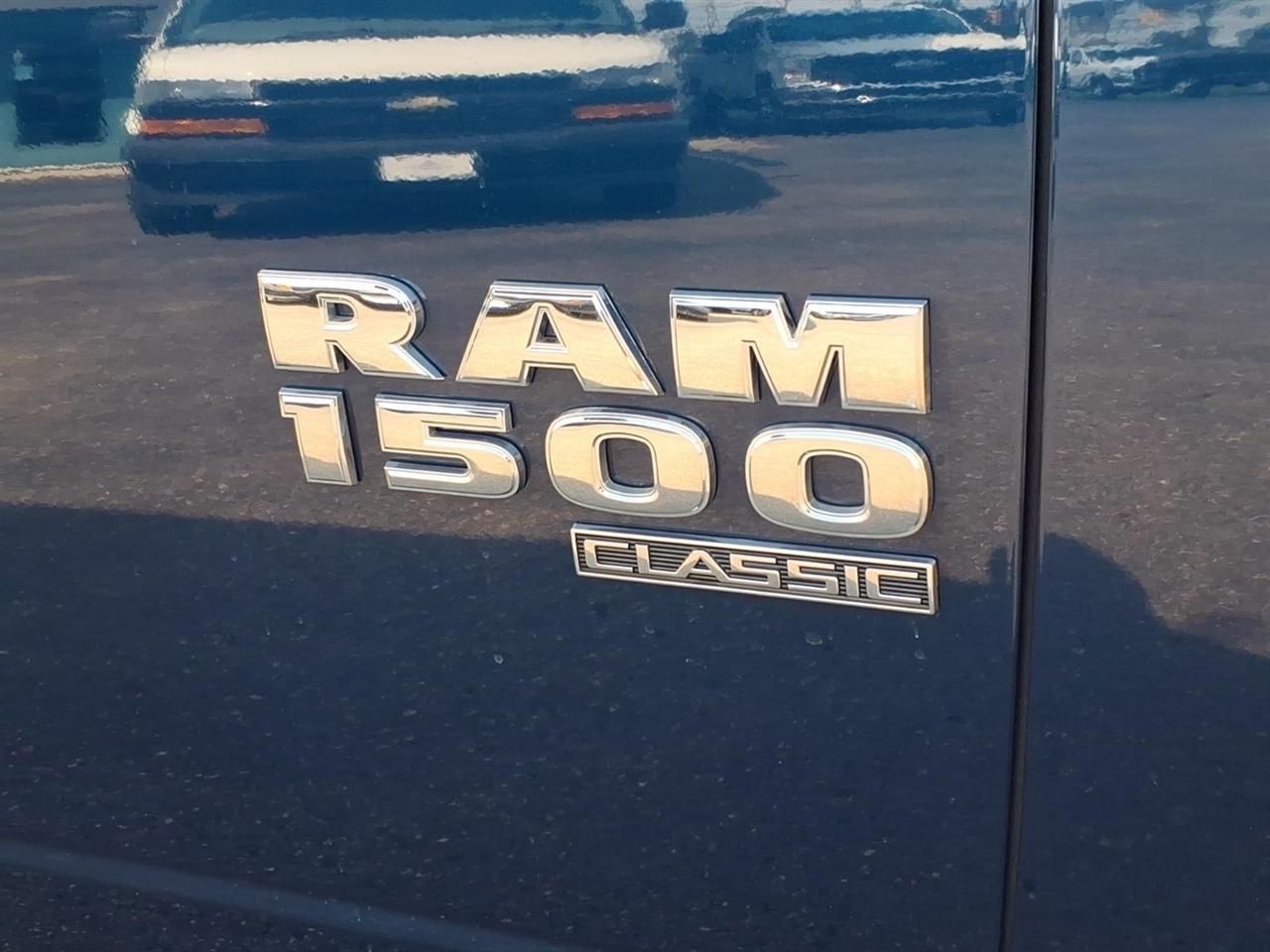 RAM 1500 Classic Tradesman 4x4 Crew Cab 5'7" Box 2021