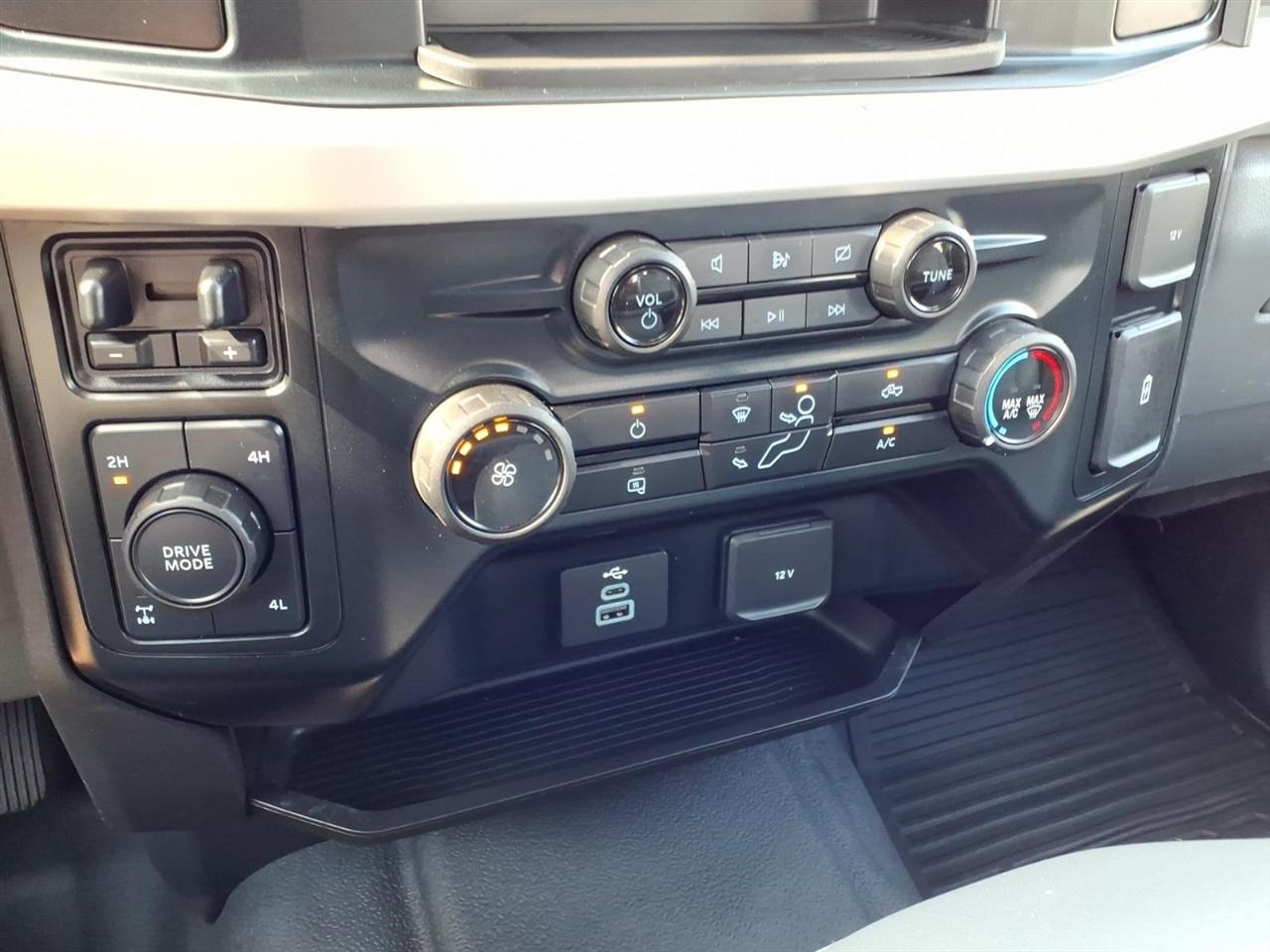 Ford Super Duty F-250 SRW XL 4WD SuperCab 8' Box 2023