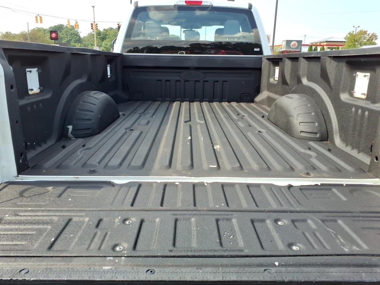 Ford Super Duty F-250 SRW XL 4WD SuperCab 8' Box 2023