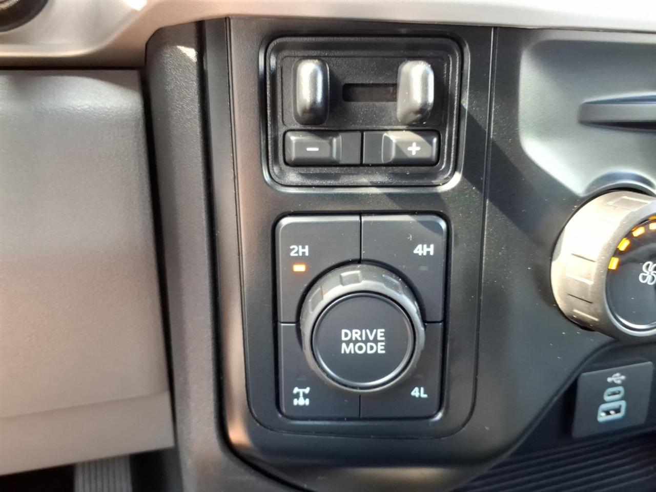 Ford Super Duty F-250 SRW XL 4WD SuperCab 8' Box 2023