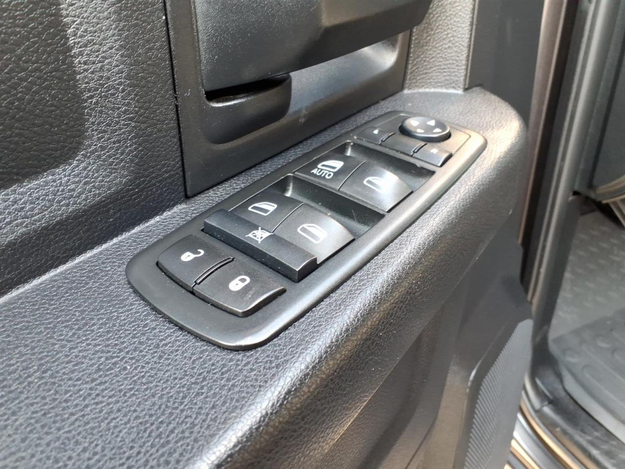 RAM 2500 4WD Crew Cab 169" Tradesman 2015